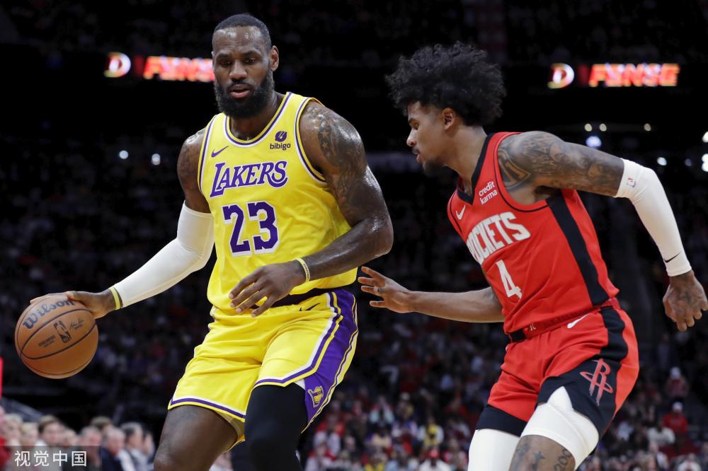 产生激烈的 产生激烈的